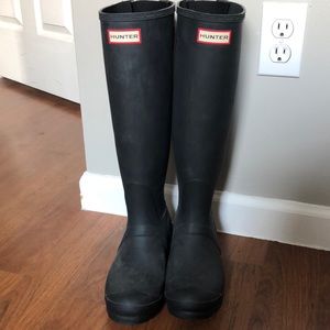 Hunter Black Rainboots